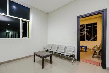 پانسیون Reddoorz Near Samarinda Central Plaza