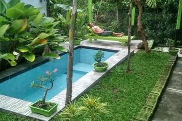 تختخواب و صبحانه Quinn Homestay