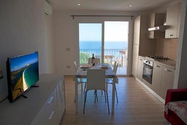 La Contessa Pool & Sea View