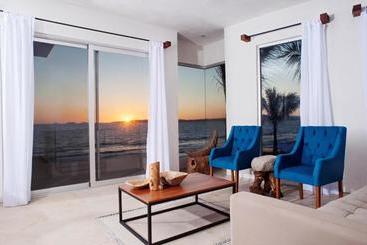 هتل Clara Vista Villas