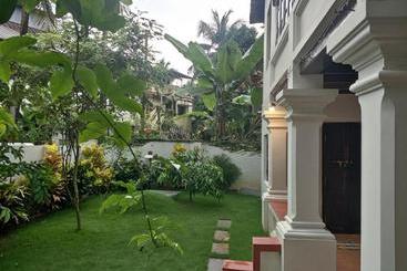 پانسیون Verdant Heritage Bungalow