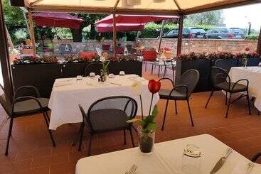 فندق Locanda Giustini