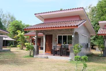 پانسیون Bungalows At Maikhao