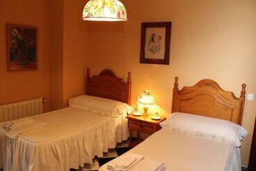پانسیون Pensión Hostal La Casa