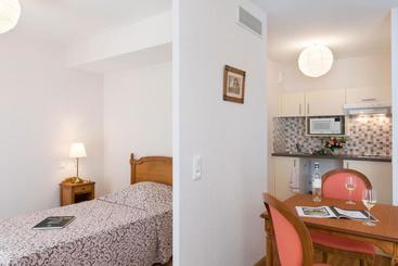 هتل Médicis Home Paray Le Monial