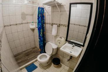 هتل Tropical Inn Poptún