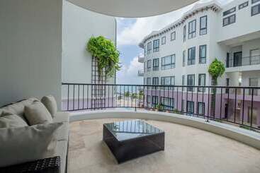 هتل آپارتمان Diamante Beachfront Suites
