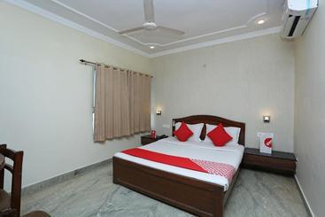 Oyo 10515 Hotel Vishnu Villas