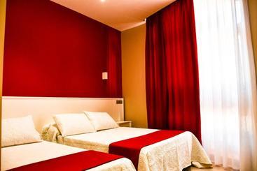 پانسیون Hostal Playa Candor