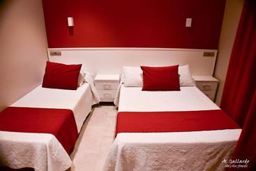 پانسیون Hostal Playa Candor