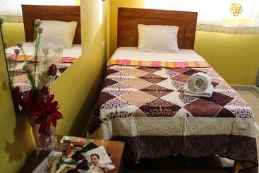 پانسیون Hostal Spring Ii