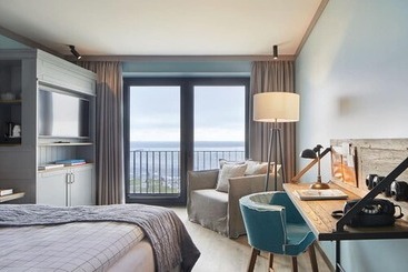 Lighthouse Hotel & Spa