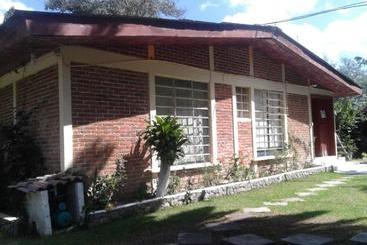Hostal Dulces Sueños  Hostel