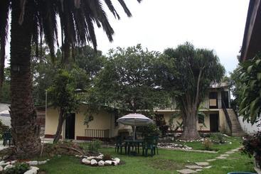 Hostal Dulces Sueños  Hostel