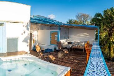 تختخواب و صبحانه Air Guest House