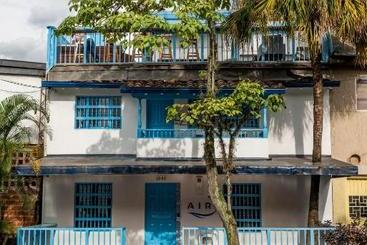 تختخواب و صبحانه Air Guest House