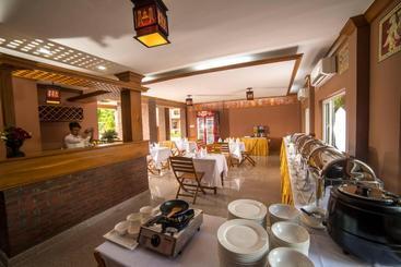 هتل Royal Aykare Lodge