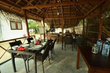 تختخواب و صبحانه The Araliya Retreat