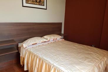 هاستل Cálido Hostal