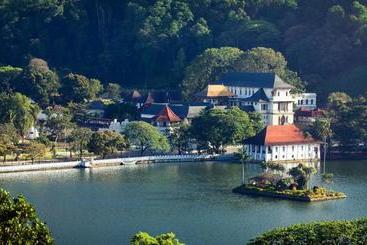 تختخواب و صبحانه Riverview Lodge