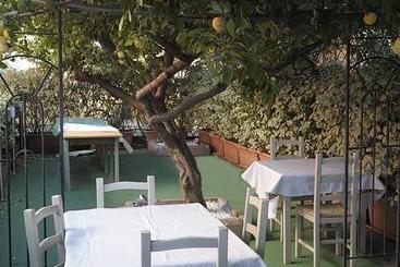 تختخواب و صبحانه L'arcobaleno