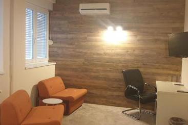 هاستل Vege & Vegan Restaurant And Accommodation
