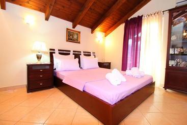Apartments Athina Orikum