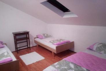 هاستل Kamena ćuprija