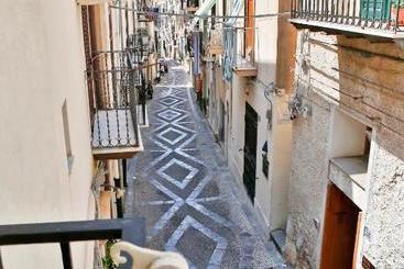 تختخواب و صبحانه Palazzo Melnis