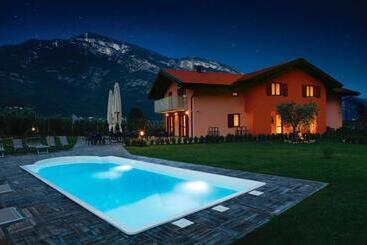 هتل Agriturismo Maso Miri