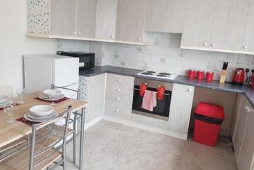 Vetrelax Ipswich Newly Refurbished House