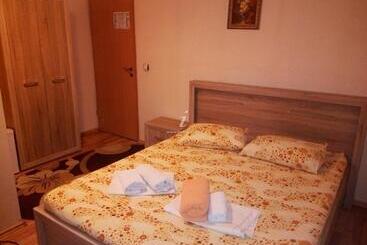 ペンション Mon Cheri