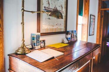 تختخواب و صبحانه Roanoke Island Inn