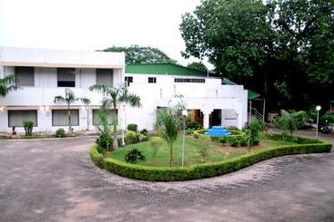 هتل Mpt Jhankar