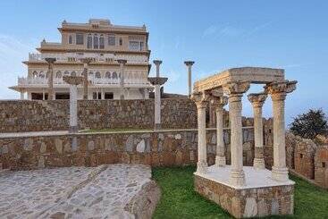 فندق Fateh Safari Suites By Fateh Collection