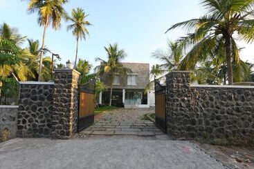 ホテル Oyo 13820 Coco Retreat Farm