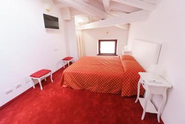 هتل Villa Marini Trevisan