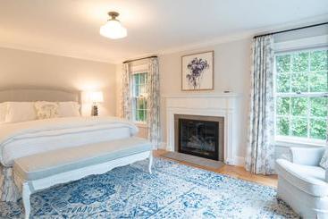 تختخواب و صبحانه Margin Street Inn