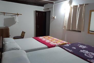 ペンション Monsoon