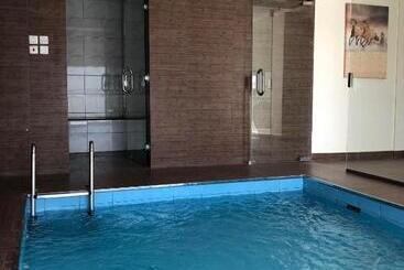 Rohara Resort