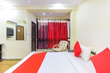 هتل Pleasure Palace