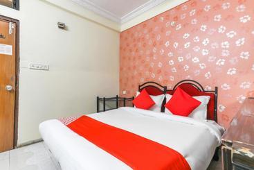 هتل Pleasure Palace