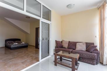 پانسیون City Center Apartment