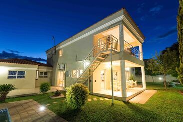 پانسیون The Studio Guest House