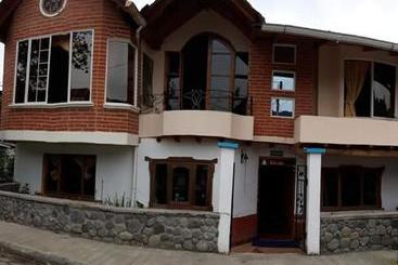 پانسیون Hostal Casa Cultural Mindo