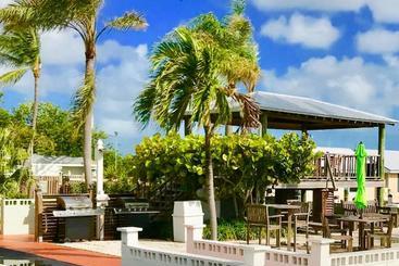 Harborside Motel & Marina
