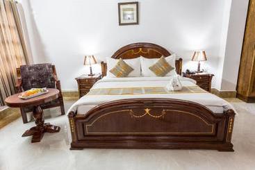 استراحتگاه Zone Niathu Dimapur By The Park