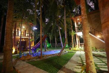 تختخواب و صبحانه Limecabanassrilanka