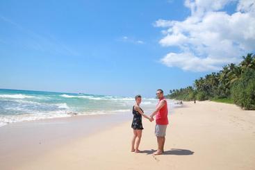 تختخواب و صبحانه Limecabanassrilanka