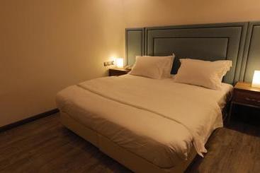 ستاى ان السلامه غرف واجنحه فندقيه Stay Inn Suites